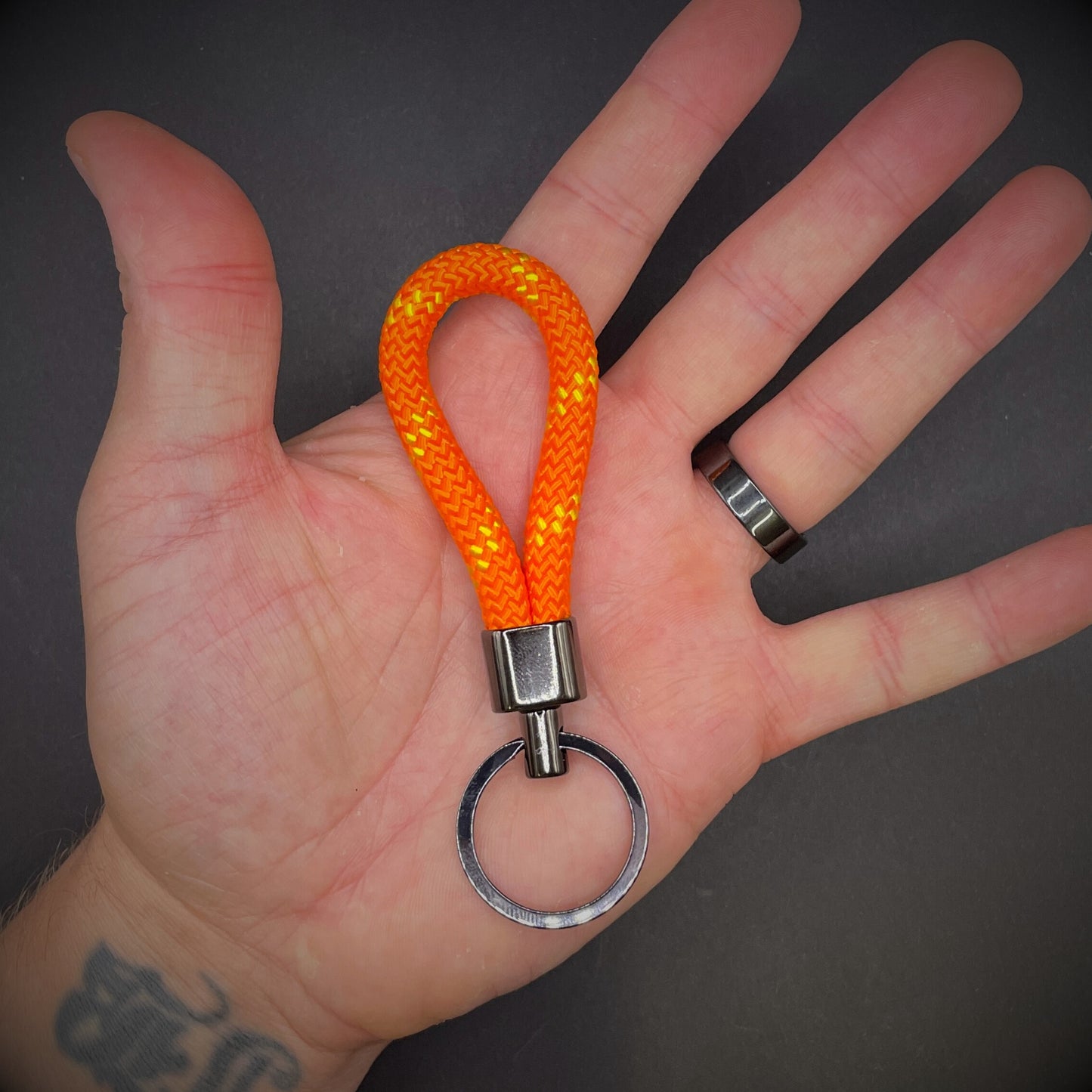 8mm Rope Swivel Keychain with Black Nickel Fittings