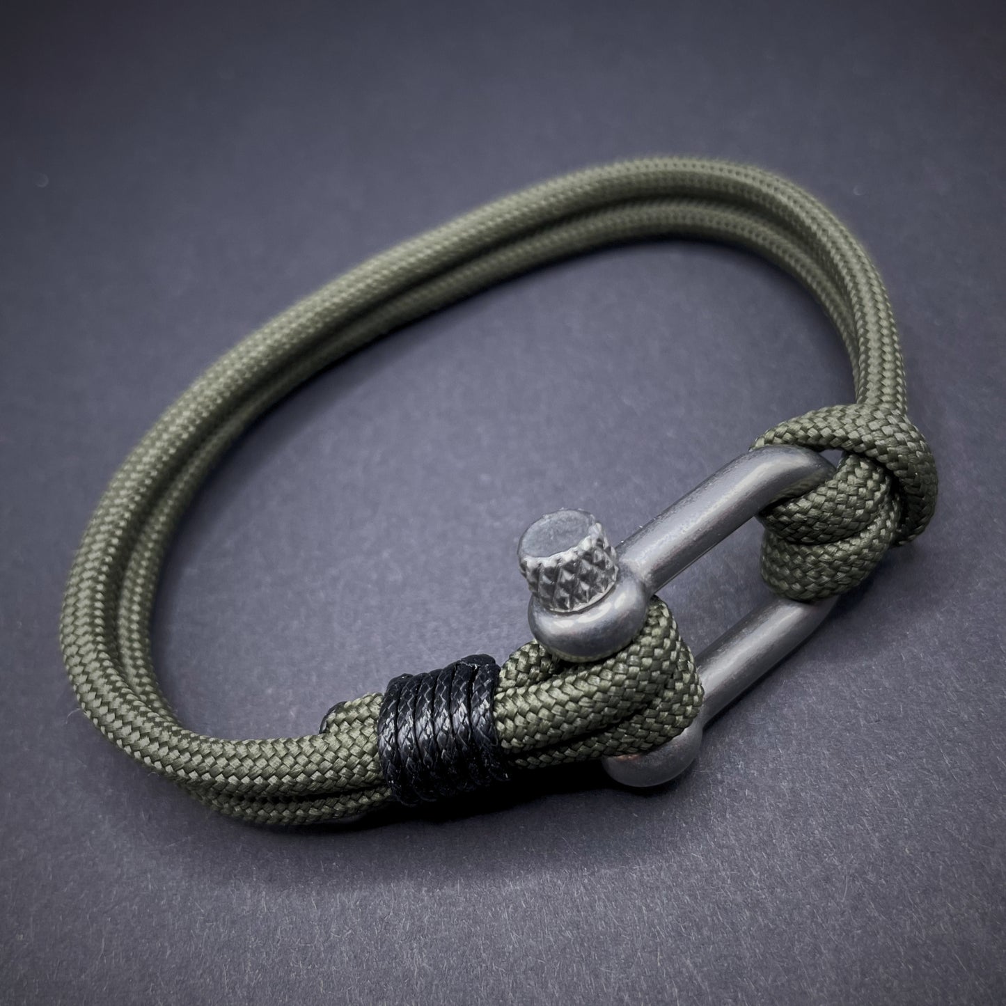 550 Paracord Bracelet with Stainless Steel Shackle