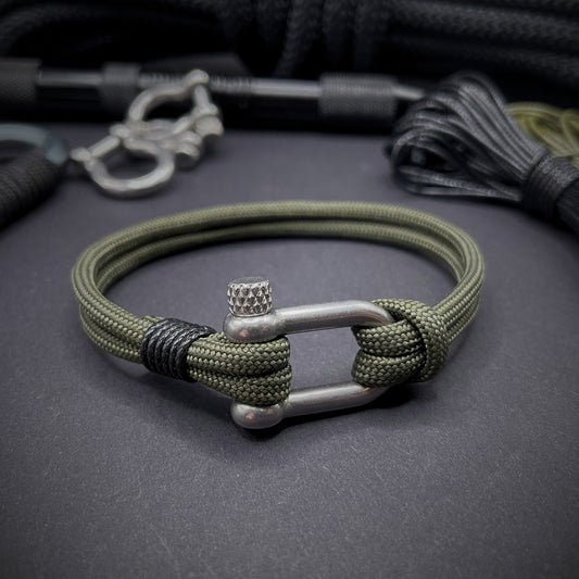 550 Paracord Bracelet with Stainless Steel Shackle