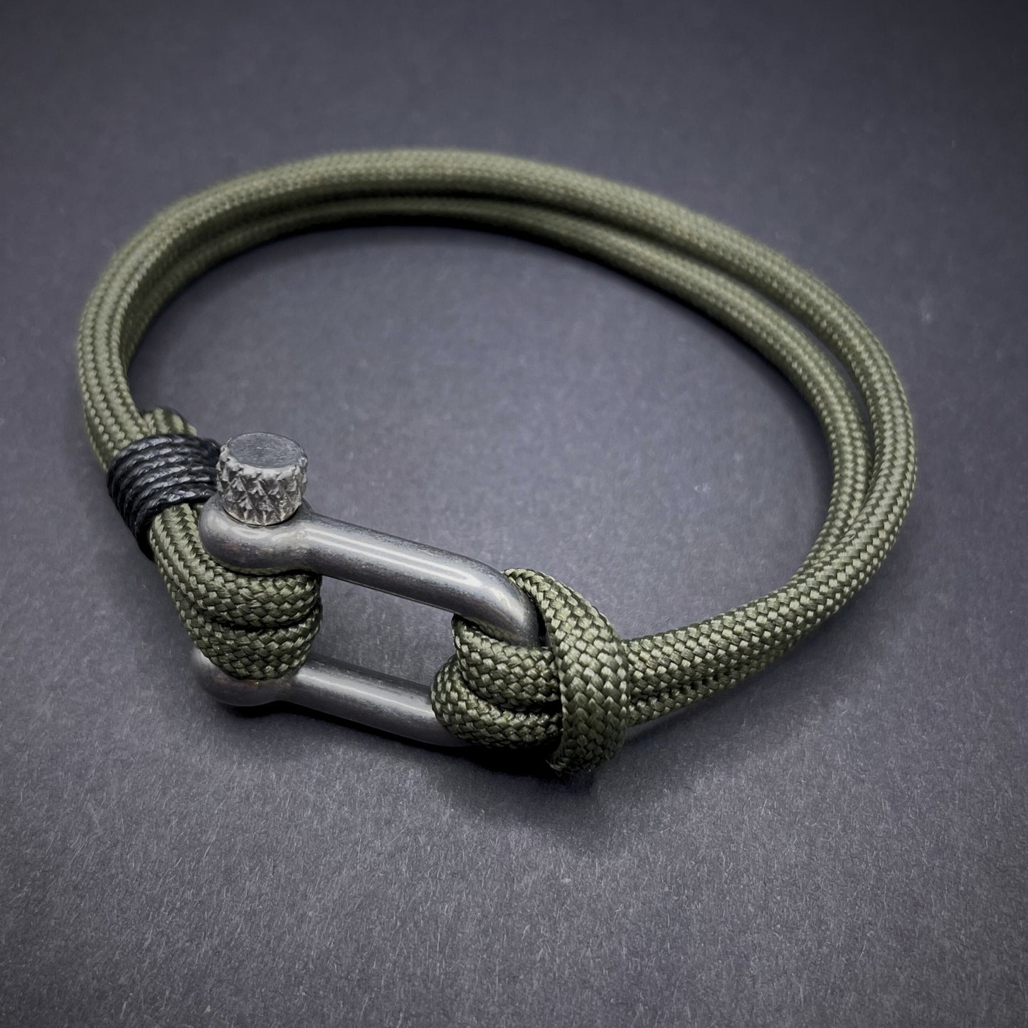 550 Paracord Bracelet with Stainless Steel Shackle