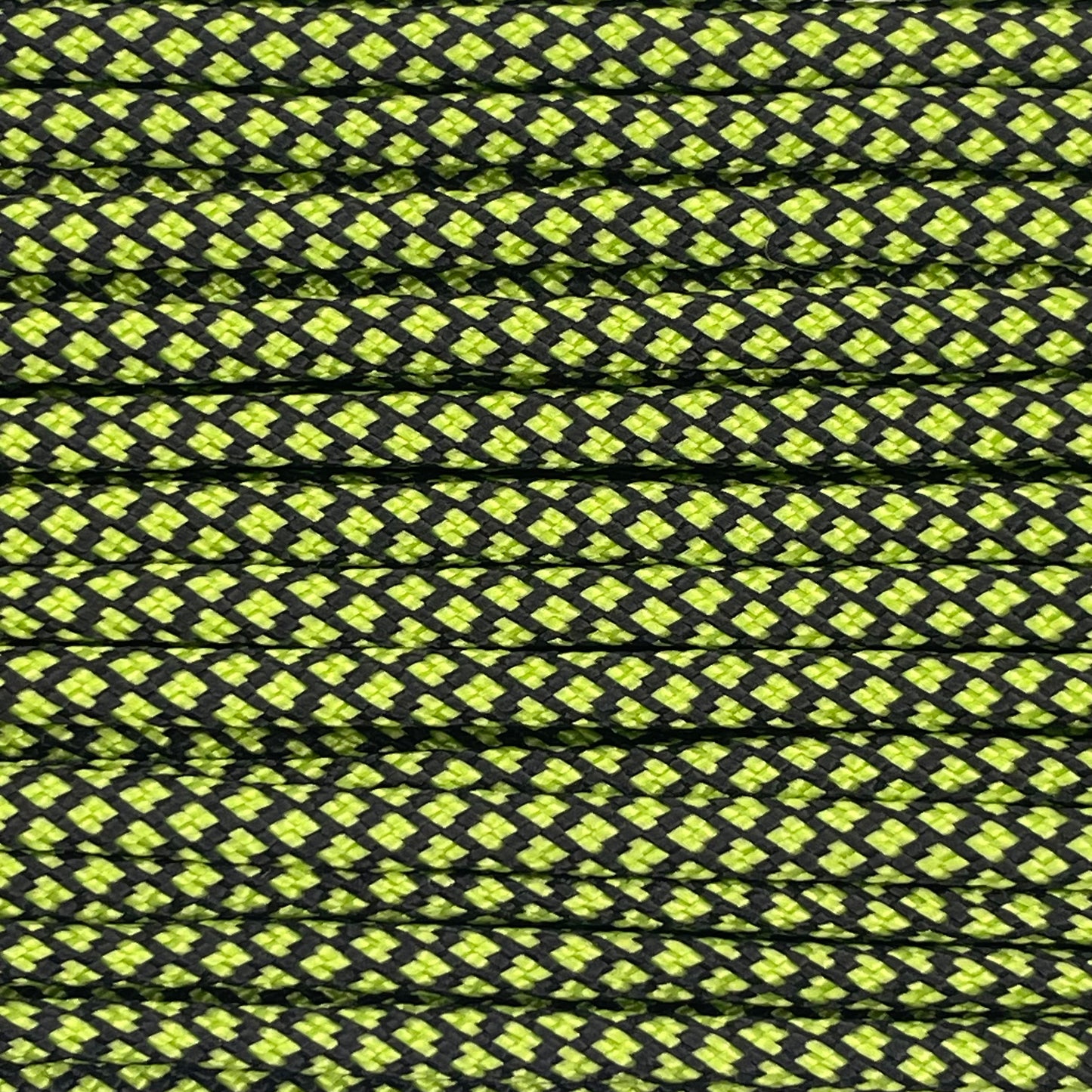Close-up image of Lime Green Diamond 550 Paracord, showcasing the vibrant colour and texture of the material.