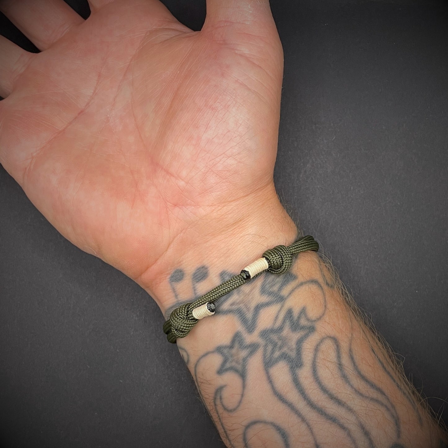 Adjustable Paracord Bracelet with Wrapped Ends