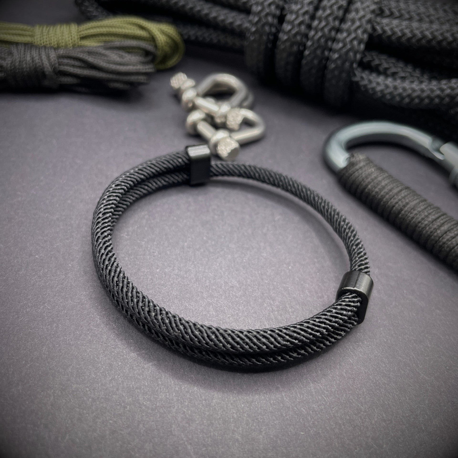 Adjustable Minimalist Rope Bracelet – Knot Weave