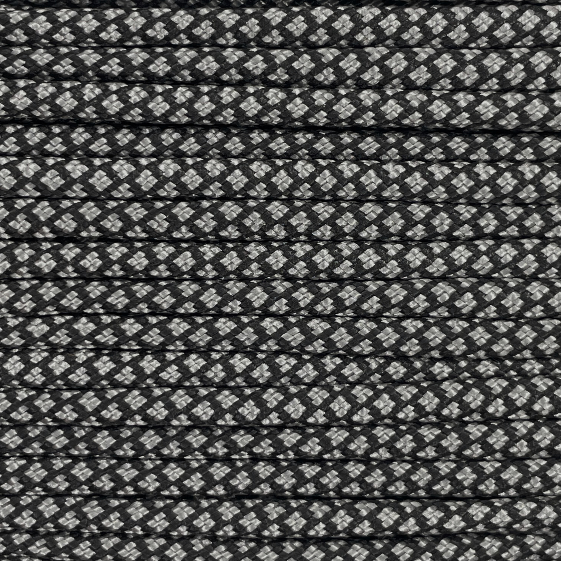 Close-up image of Dark Grey Diamond 550 Paracord, showcasing the vibrant colour and texture of the material.