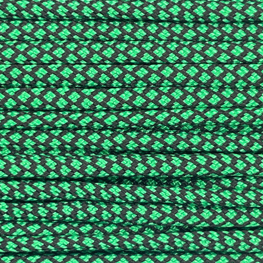 Close-up image of Green Diamond 550 Paracord, showcasing the vibrant colour and texture of the material.